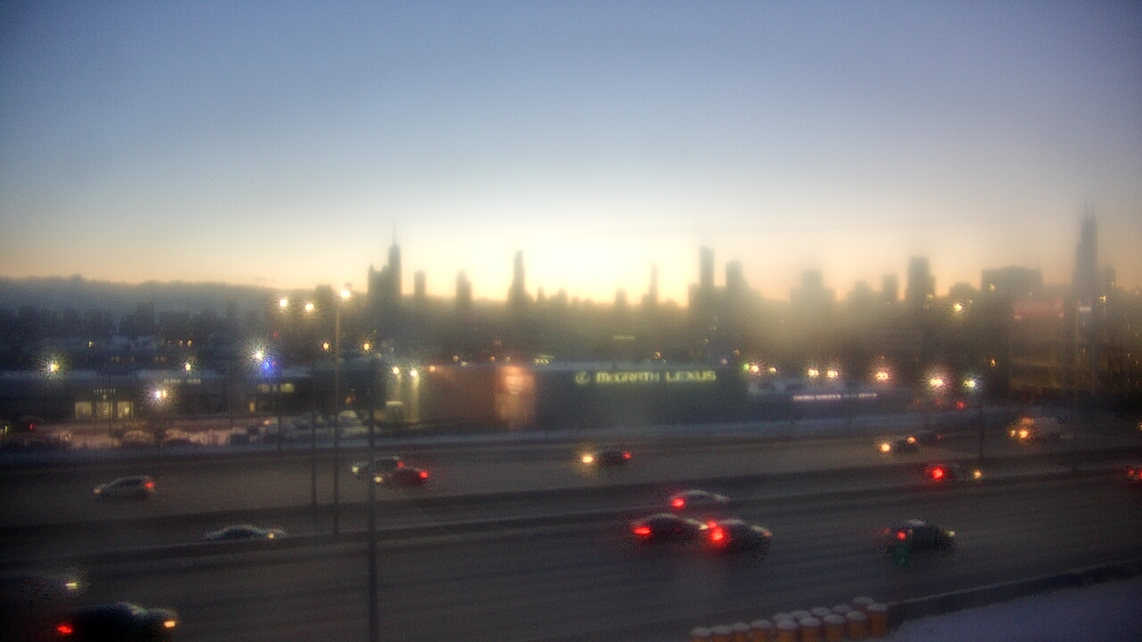 Thumbnail for current weather camera view from St Stanislaus Kostka School in Chicago, Illinois