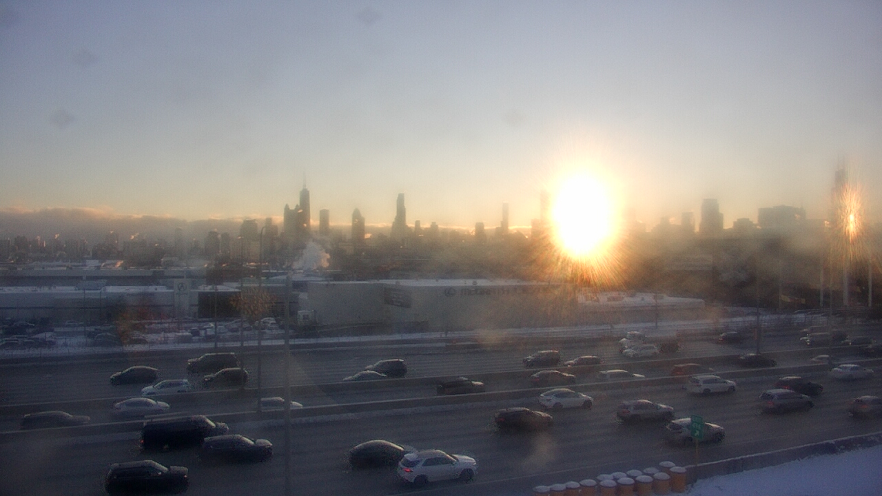 Thumbnail for current weather camera view from St Stanislaus Kostka School in Chicago, Illinois