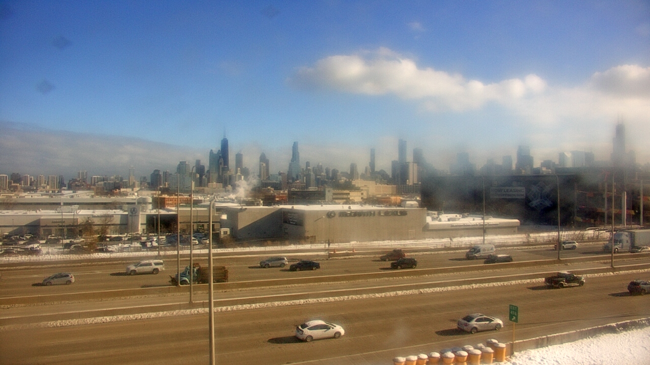Thumbnail for current weather camera view from St Stanislaus Kostka School in Chicago, Illinois