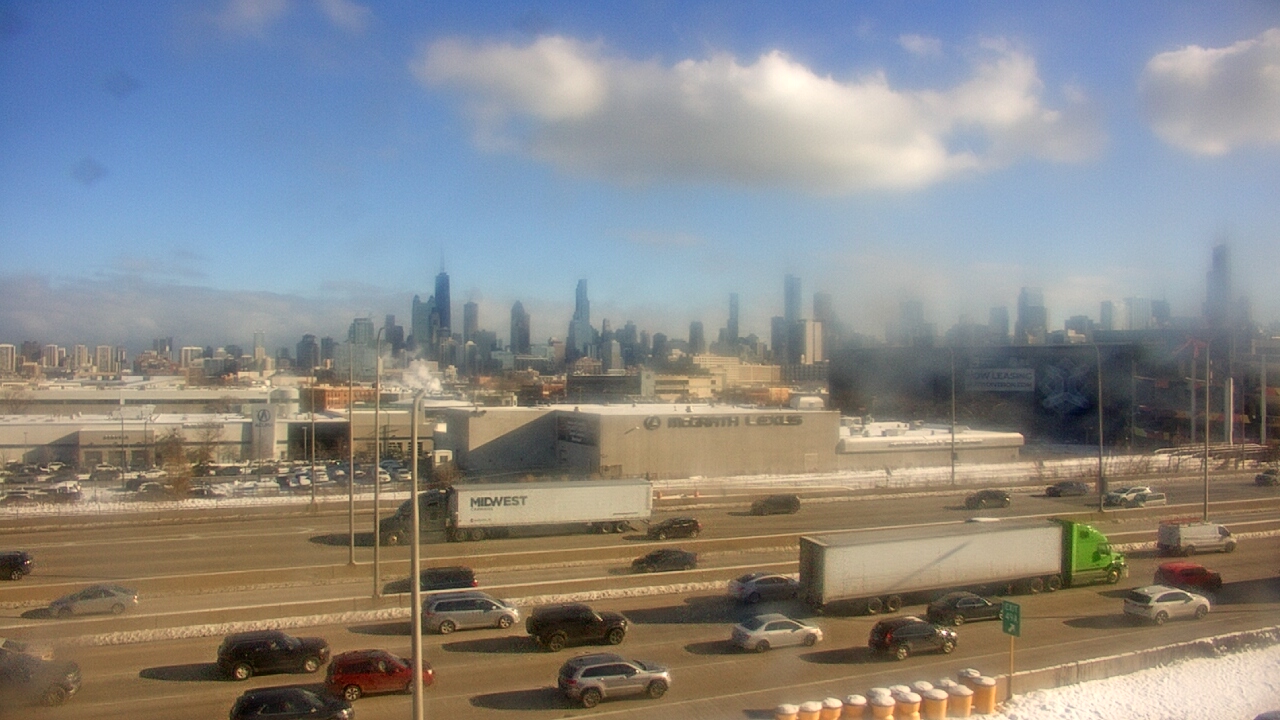 Thumbnail for current weather camera view from St Stanislaus Kostka School in Chicago, Illinois