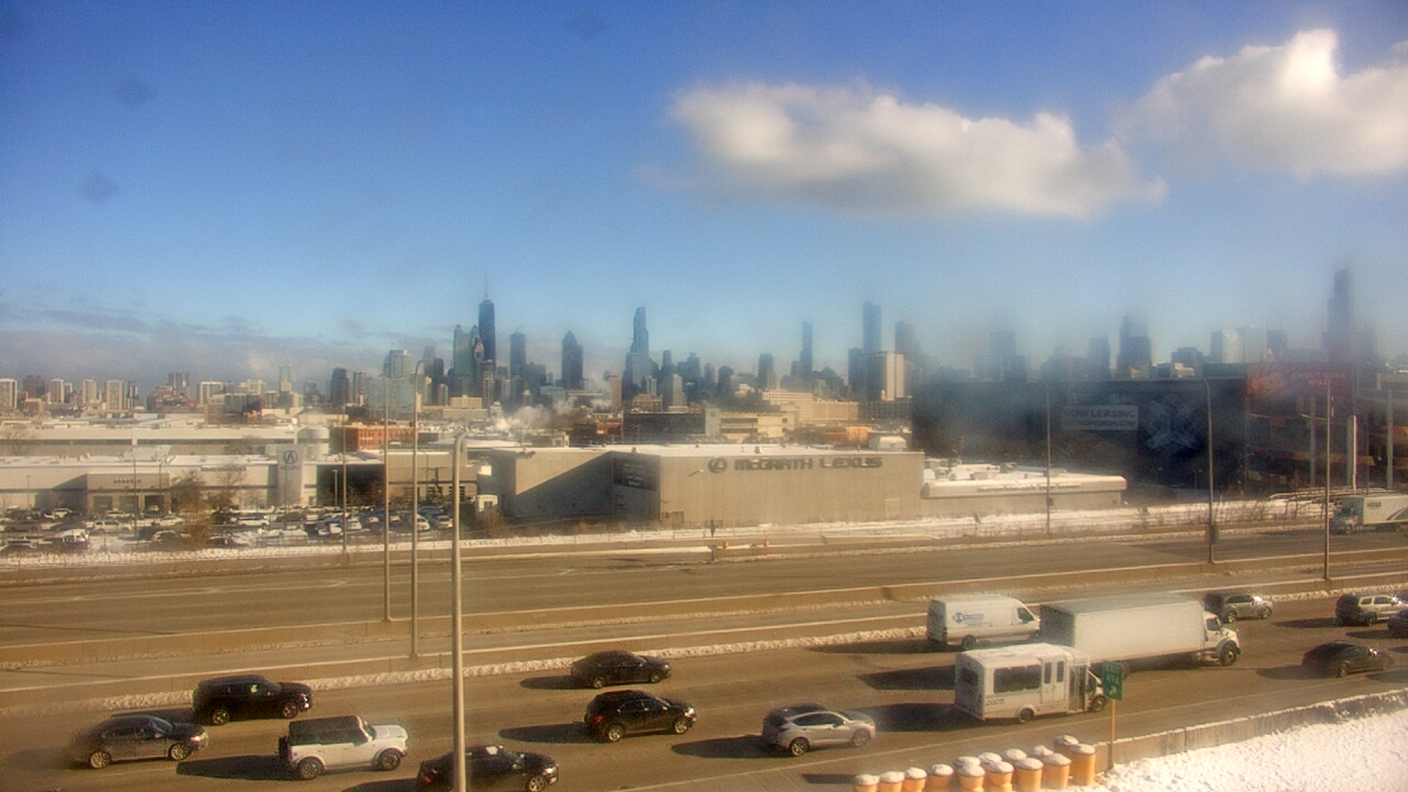 Thumbnail for current weather camera view from St Stanislaus Kostka School in Chicago, Illinois