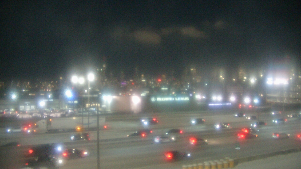 Thumbnail for current weather camera view from St Stanislaus Kostka School in Chicago, Illinois