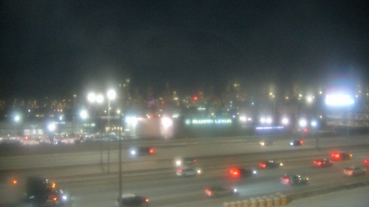 Thumbnail for current weather camera view from St Stanislaus Kostka School in Chicago, Illinois