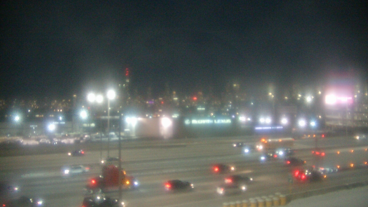 Thumbnail for current weather camera view from St Stanislaus Kostka School in Chicago, Illinois