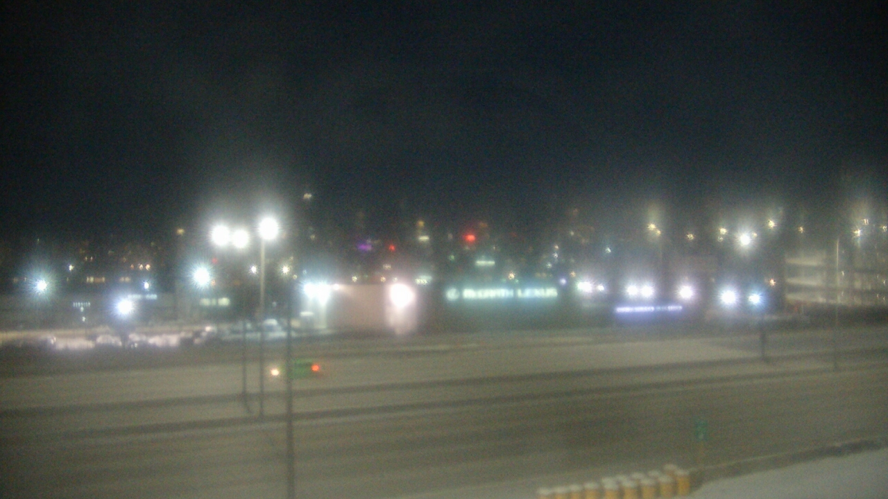 Thumbnail for current weather camera view from St Stanislaus Kostka School in Chicago, Illinois