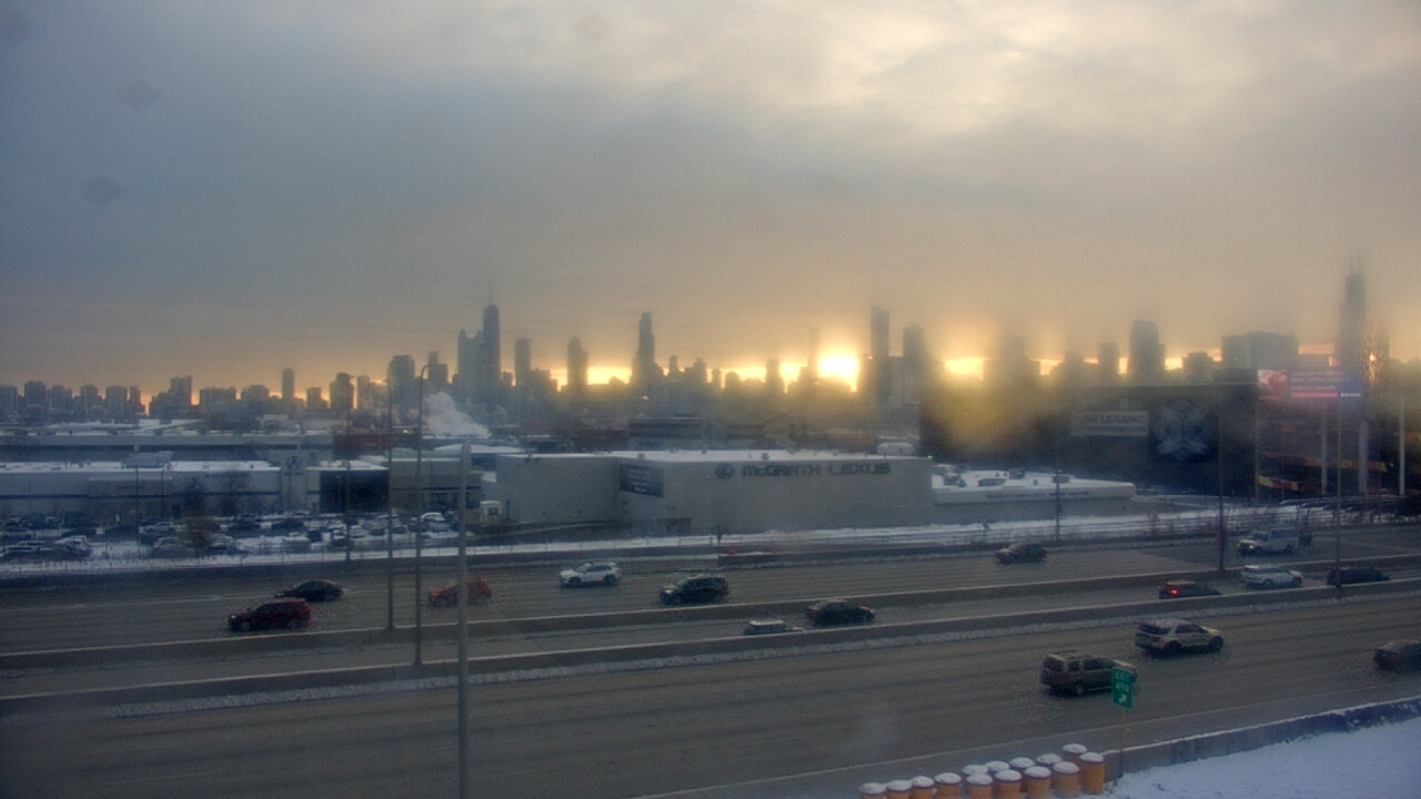 Thumbnail for current weather camera view from St Stanislaus Kostka School in Chicago, Illinois