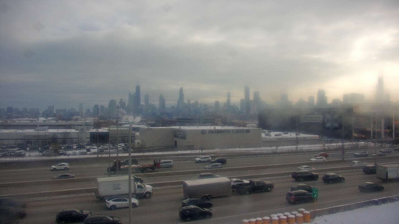 Thumbnail for current weather camera view from St Stanislaus Kostka School in Chicago, Illinois