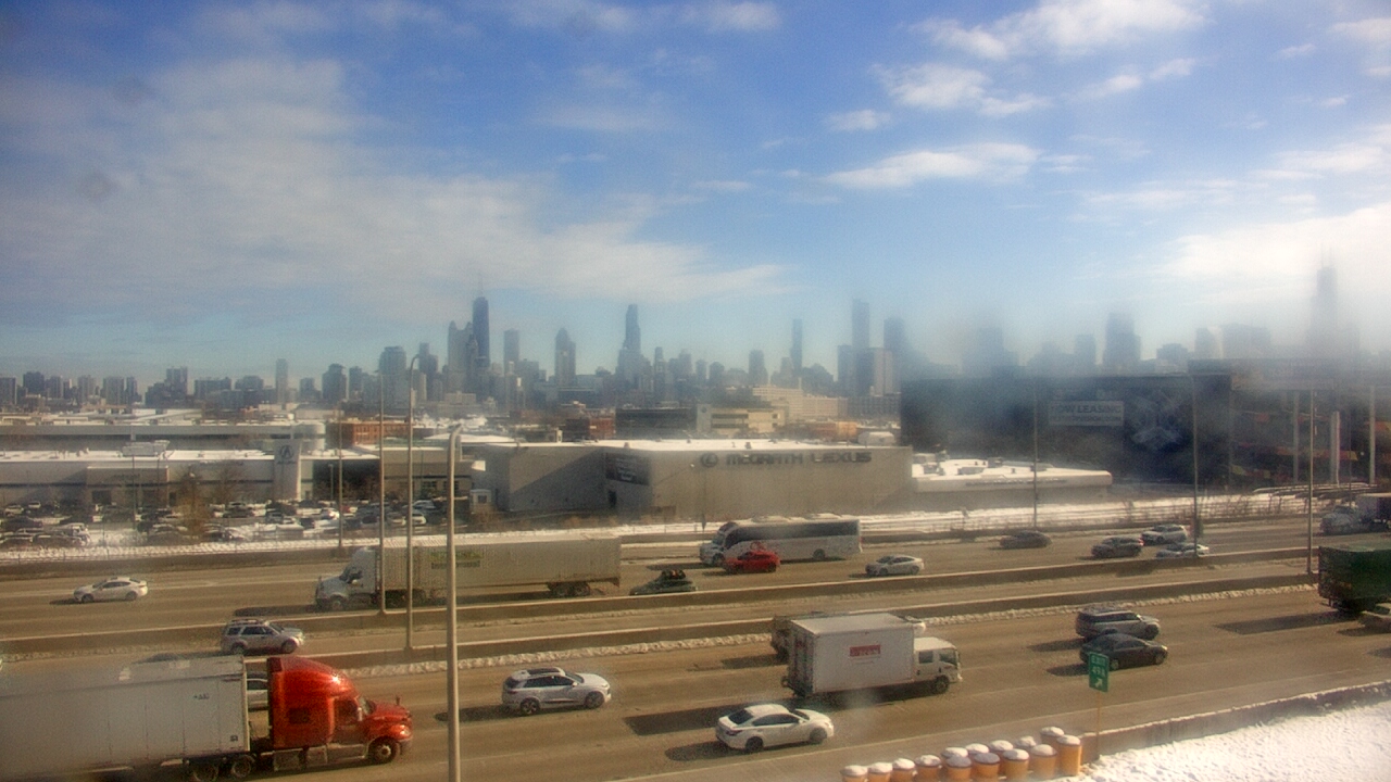 Thumbnail for current weather camera view from St Stanislaus Kostka School in Chicago, Illinois