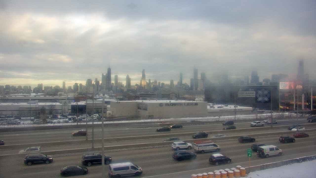 Thumbnail for current weather camera view from St Stanislaus Kostka School in Chicago, Illinois