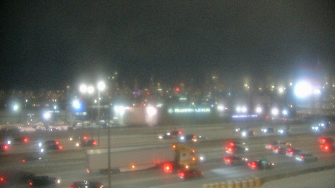 Thumbnail for current weather camera view from St Stanislaus Kostka School in Chicago, Illinois