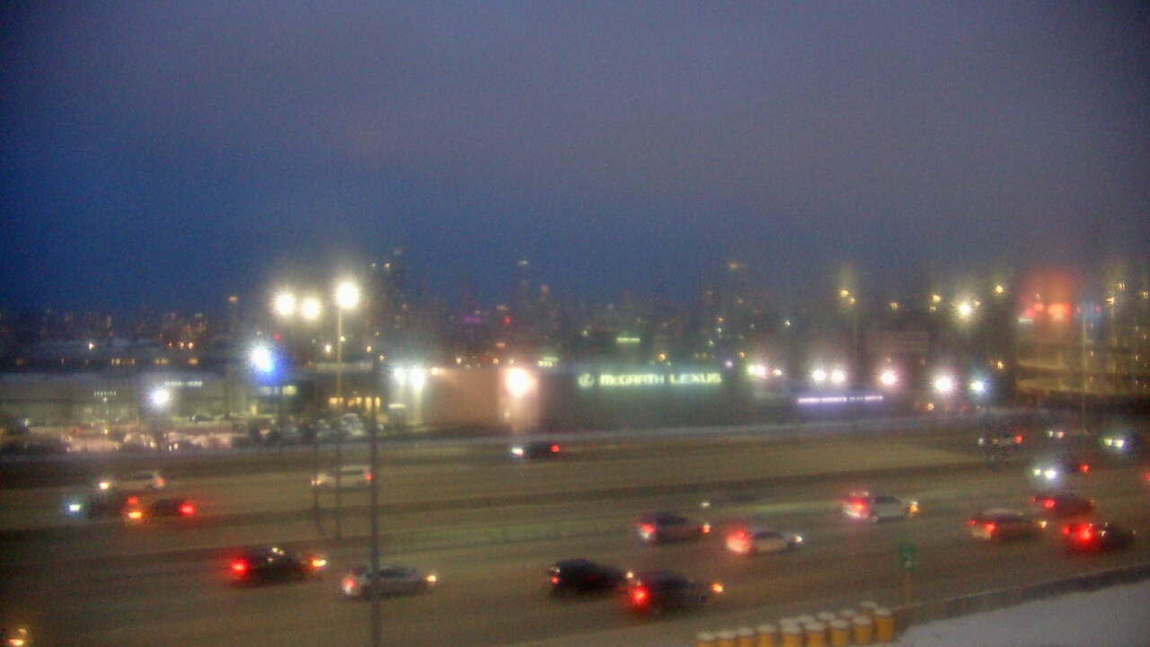 Thumbnail for current weather camera view from St Stanislaus Kostka School in Chicago, Illinois