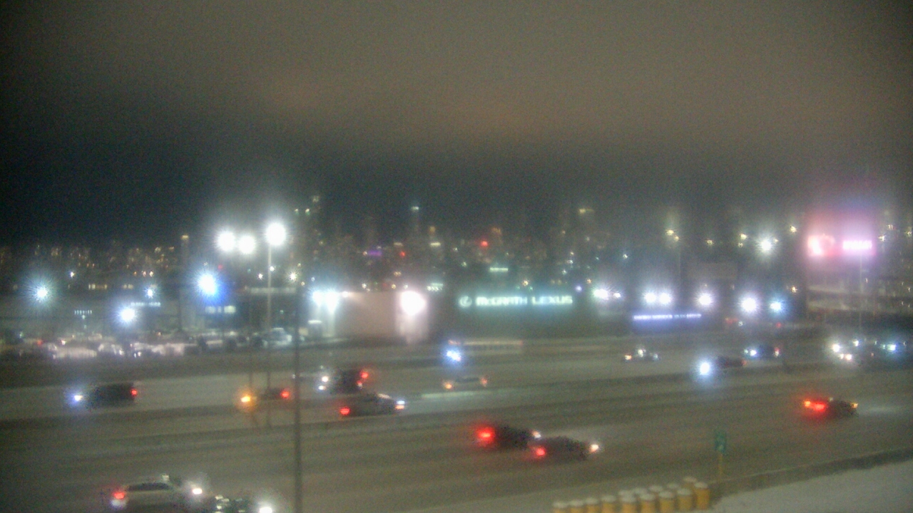 Thumbnail for current weather camera view from St Stanislaus Kostka School in Chicago, Illinois