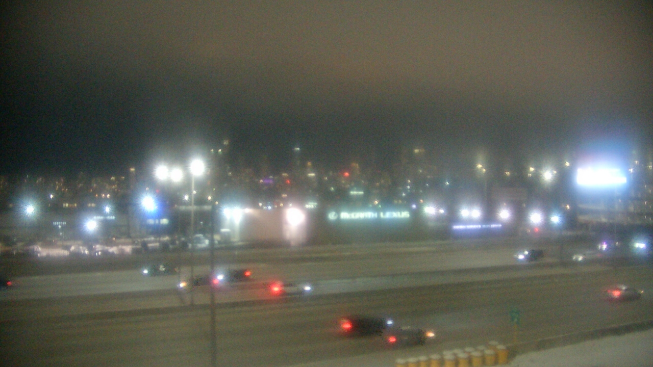 Thumbnail for current weather camera view from St Stanislaus Kostka School in Chicago, Illinois