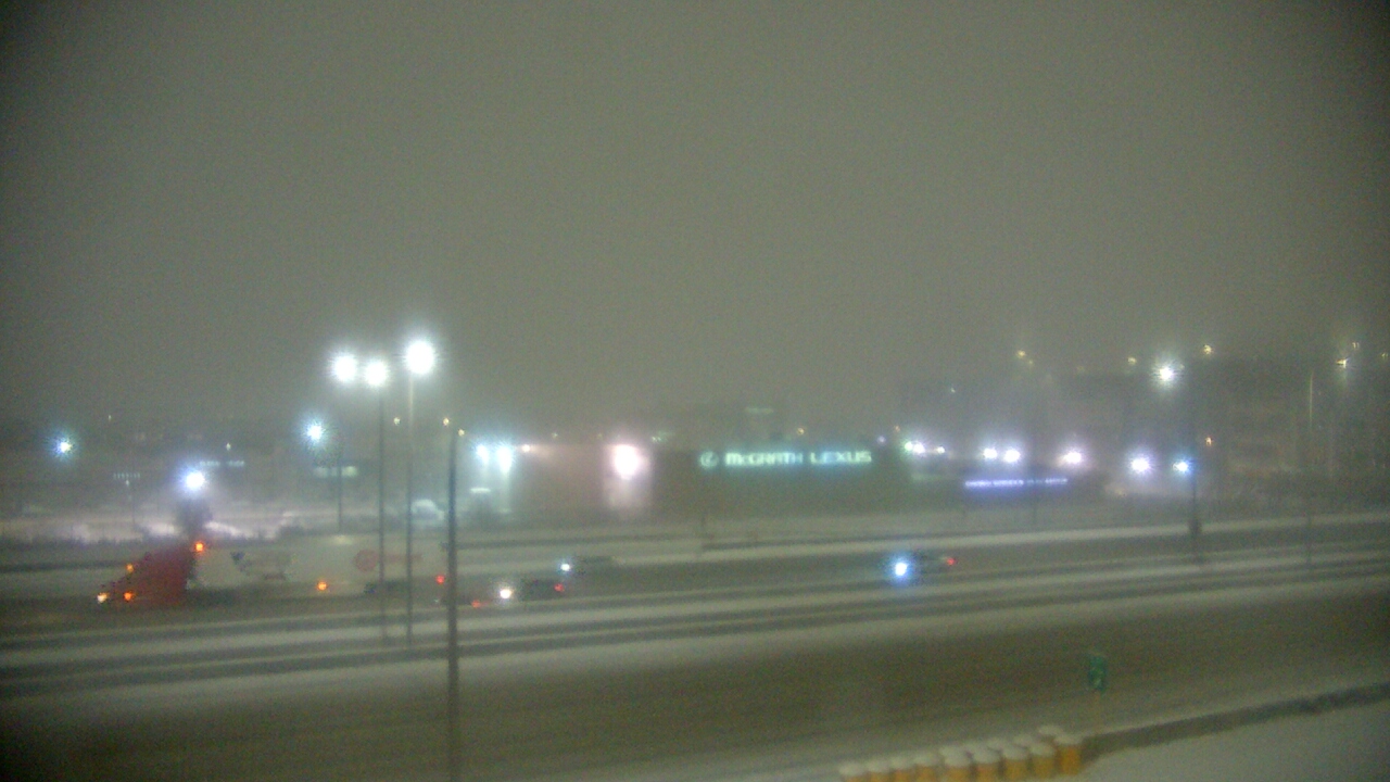 Thumbnail for current weather camera view from St Stanislaus Kostka School in Chicago, Illinois