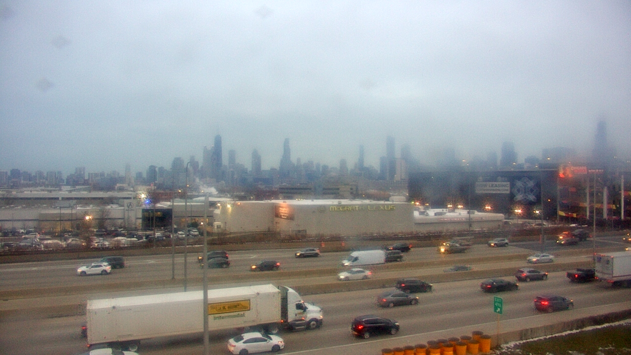 Thumbnail for current weather camera view from St Stanislaus Kostka School in Chicago, Illinois