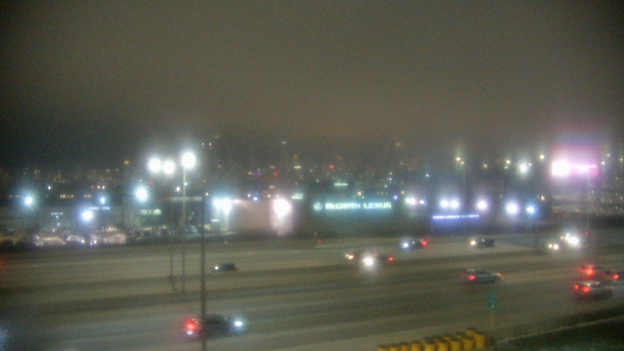 Thumbnail for current weather camera view from St Stanislaus Kostka School in Chicago, Illinois