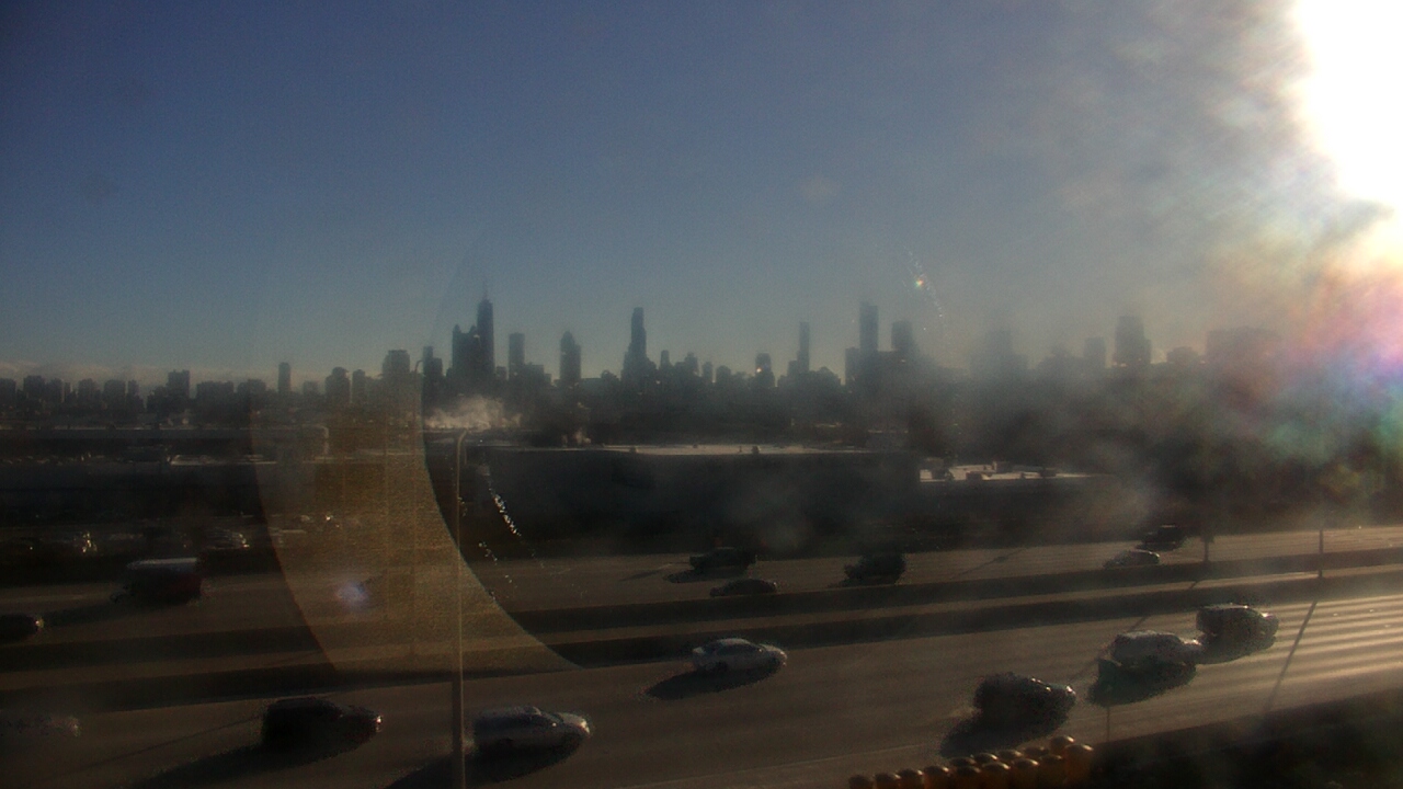 Thumbnail for current weather camera view from St Stanislaus Kostka School in Chicago, Illinois