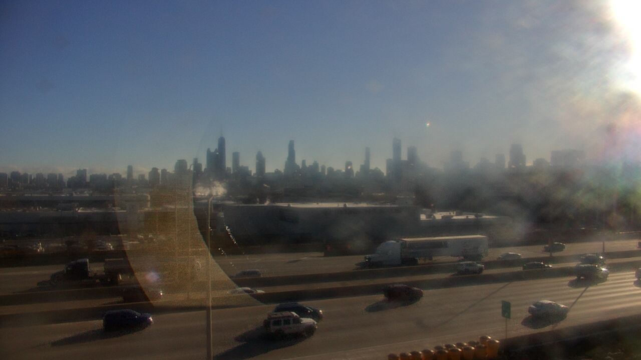 Thumbnail for current weather camera view from St Stanislaus Kostka School in Chicago, Illinois