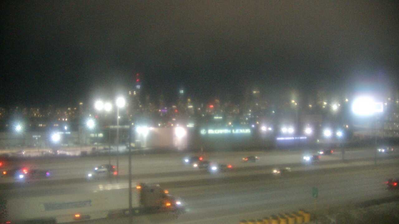 Thumbnail for current weather camera view from St Stanislaus Kostka School in Chicago, Illinois