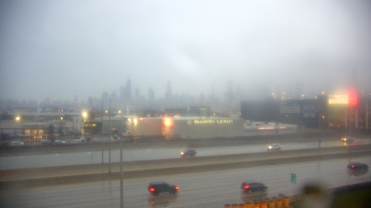 Thumbnail for current weather camera view from St Stanislaus Kostka School in Chicago, Illinois