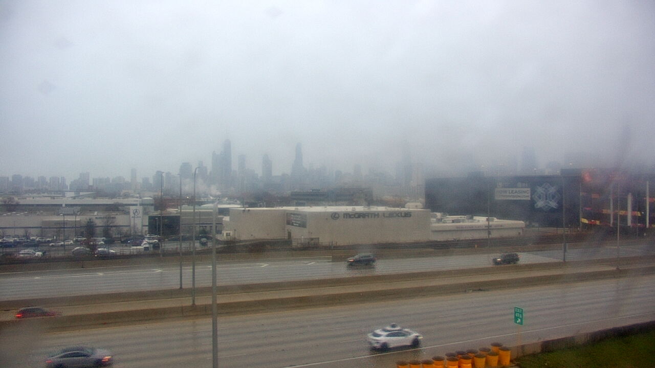 Thumbnail for current weather camera view from St Stanislaus Kostka School in Chicago, Illinois