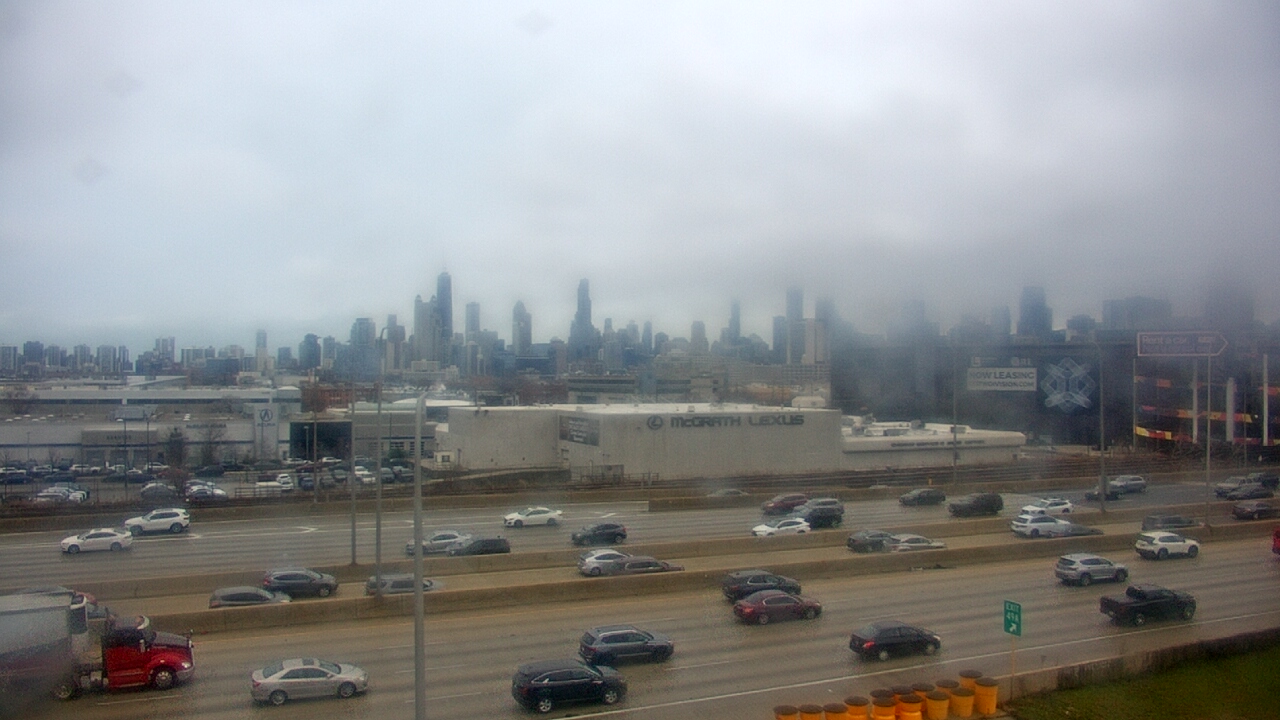 Thumbnail for current weather camera view from St Stanislaus Kostka School in Chicago, Illinois