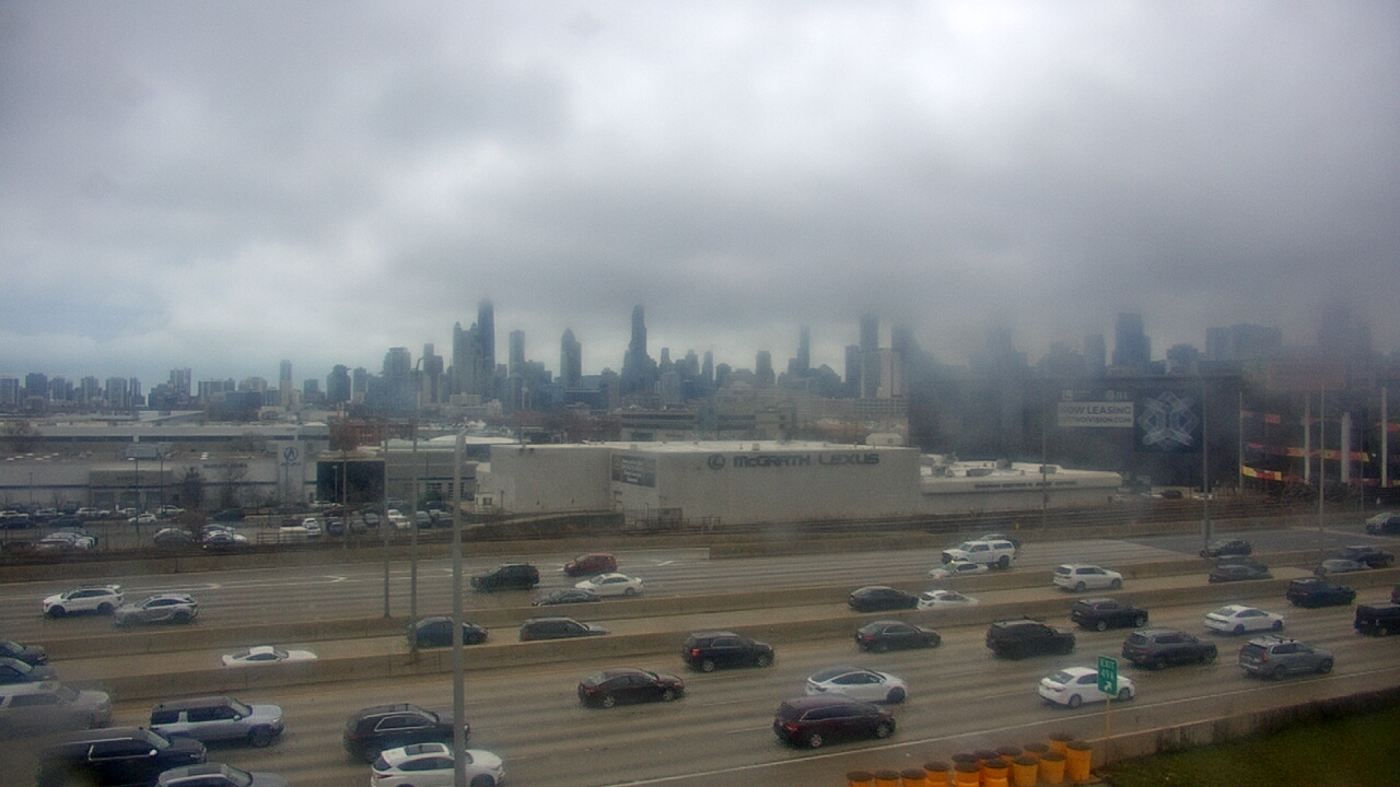 Thumbnail for current weather camera view from St Stanislaus Kostka School in Chicago, Illinois