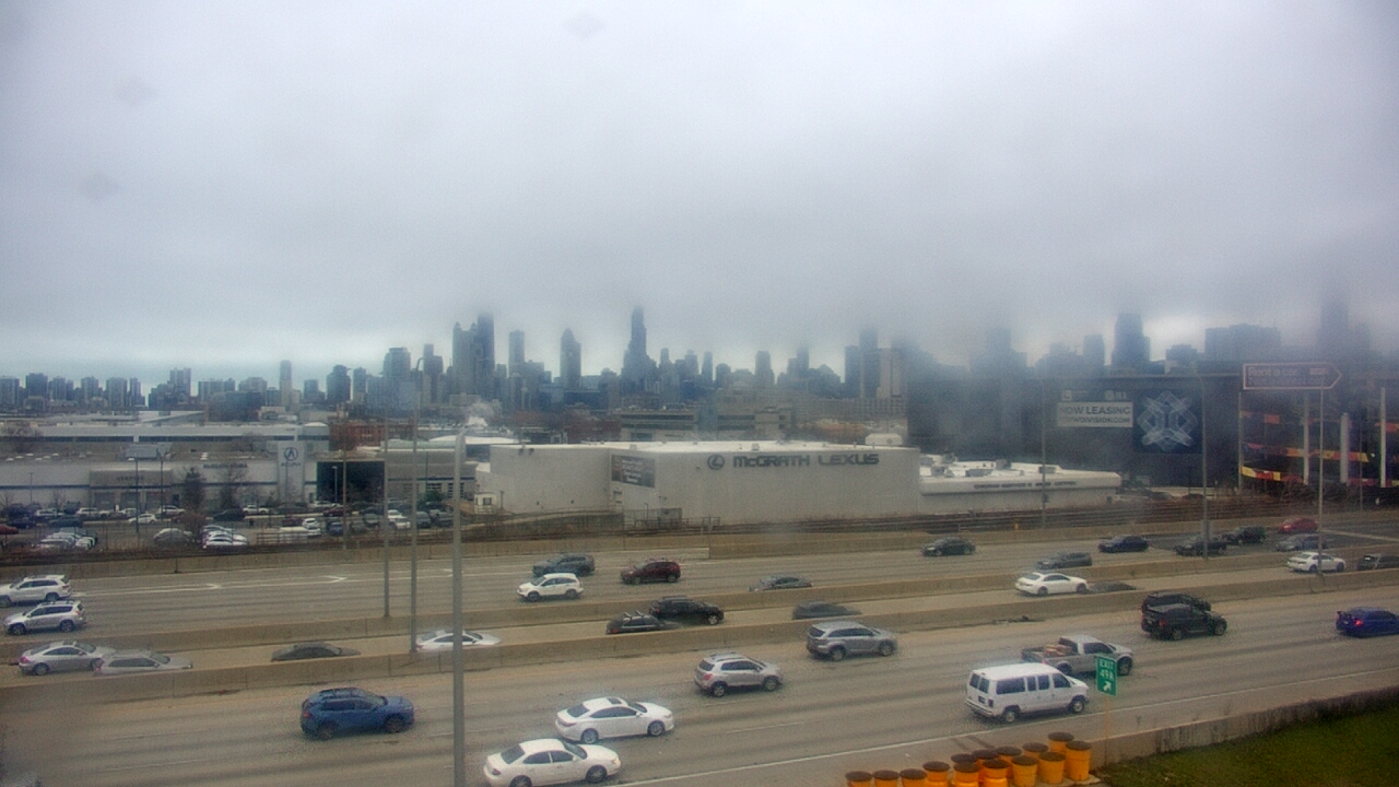 Thumbnail for current weather camera view from St Stanislaus Kostka School in Chicago, Illinois