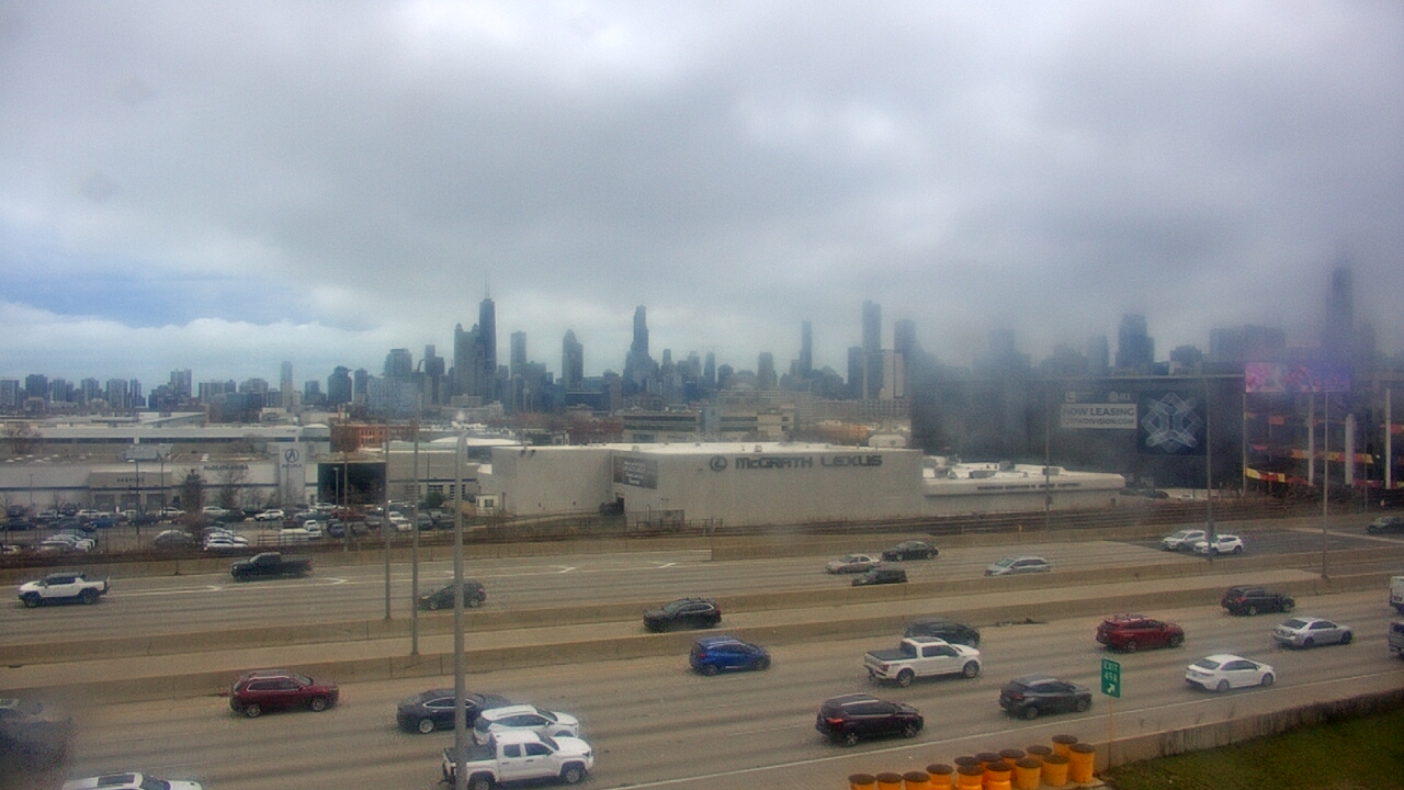 Thumbnail for current weather camera view from St Stanislaus Kostka School in Chicago, Illinois