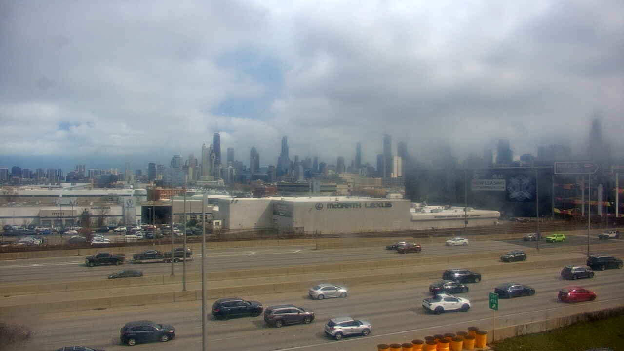 Thumbnail for current weather camera view from St Stanislaus Kostka School in Chicago, Illinois