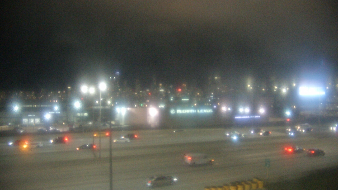 Thumbnail for current weather camera view from St Stanislaus Kostka School in Chicago, Illinois