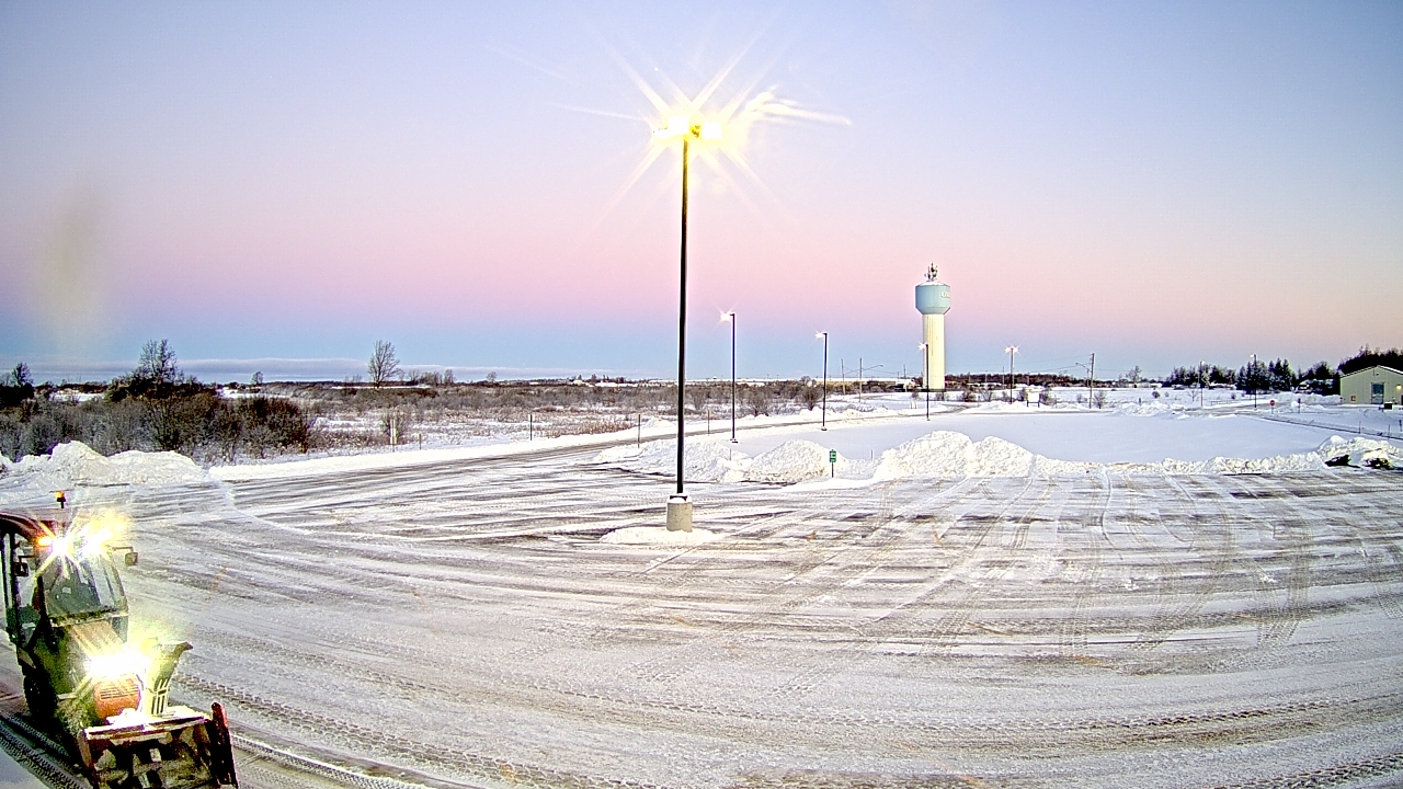 Thumbnail for current weather camera view from Calcium Primary School in Calcium, New York