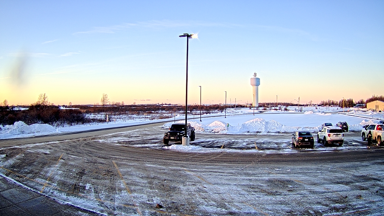 Thumbnail for current weather camera view from Calcium Primary School in Calcium, New York