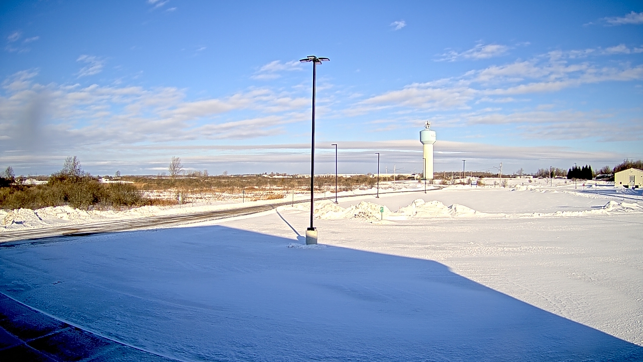 Thumbnail for current weather camera view from Calcium Primary School in Calcium, New York