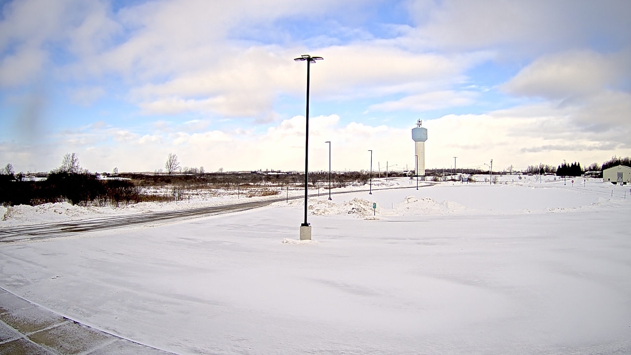 Thumbnail for current weather camera view from Calcium Primary School in Calcium, New York