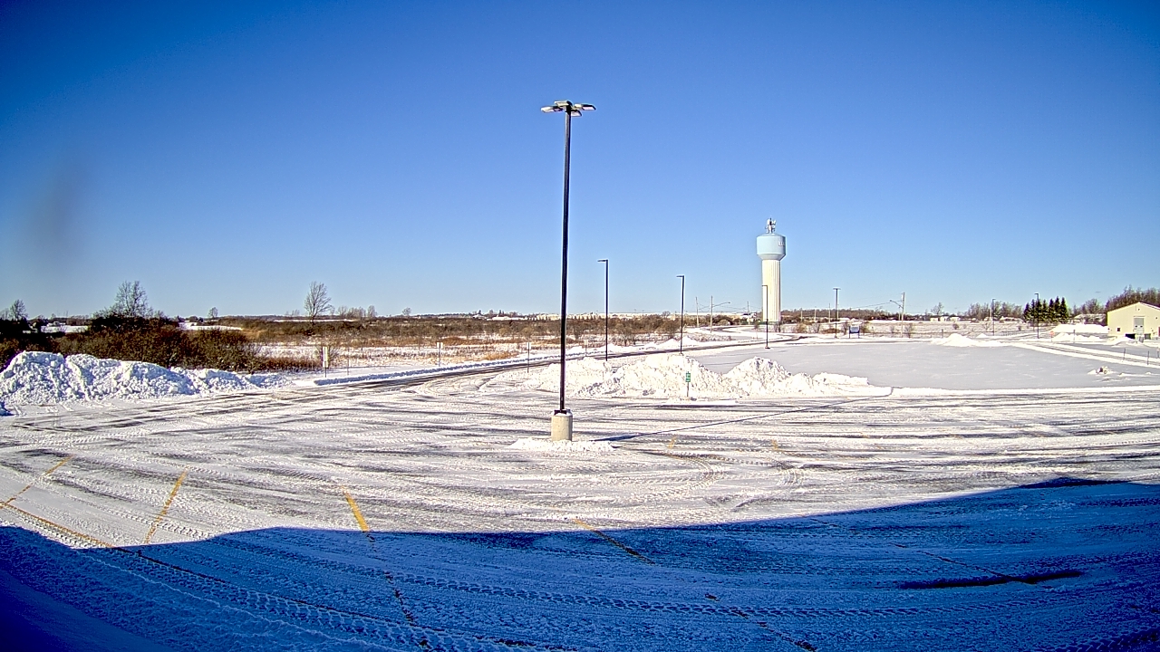 Thumbnail for current weather camera view from Calcium Primary School in Calcium, New York