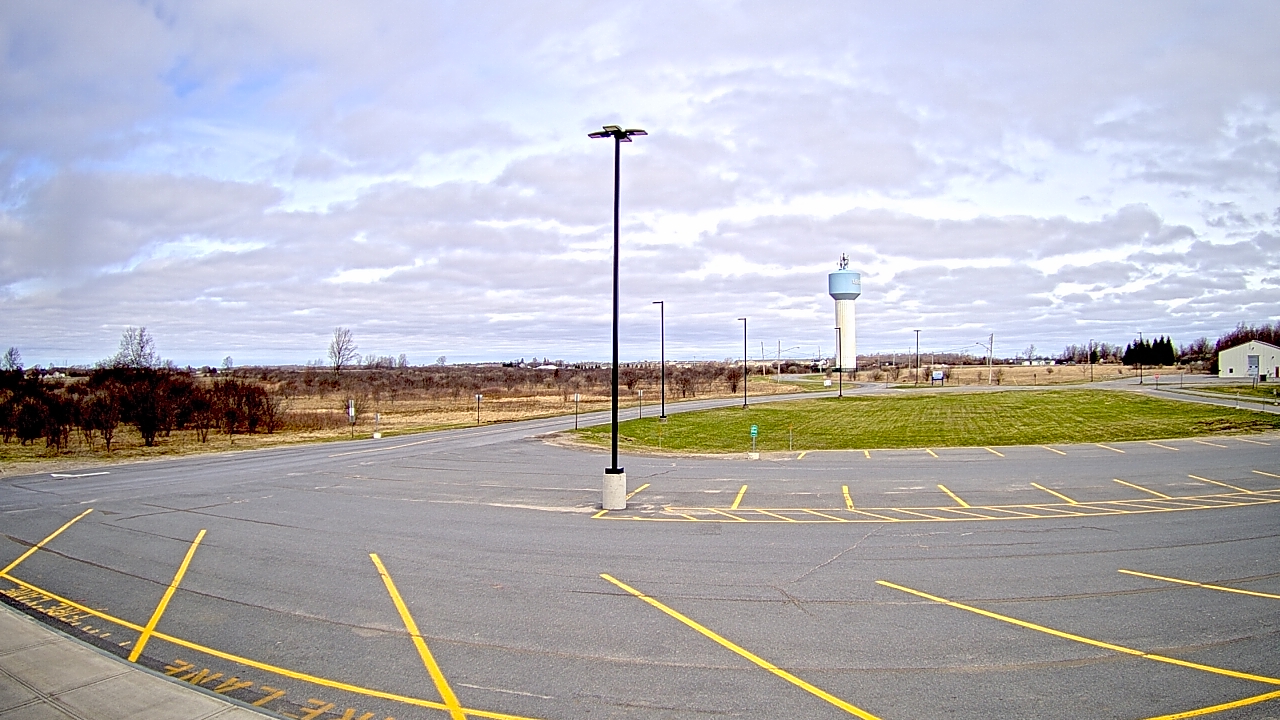 Thumbnail for current weather camera view from Calcium Primary School in Calcium, New York