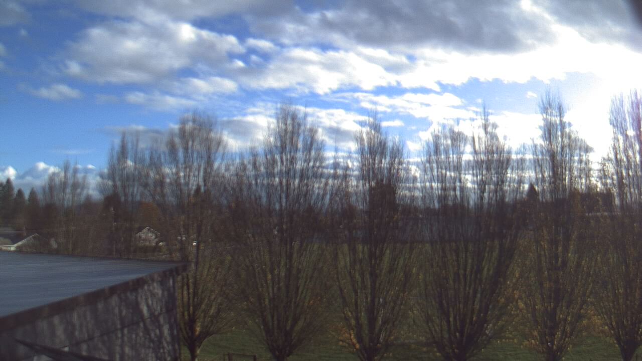 Thumbnail for current weather camera view from Hayes Freedom HS in Camas, Washington