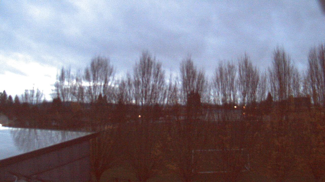 Thumbnail for current weather camera view from Hayes Freedom HS in Camas, Washington