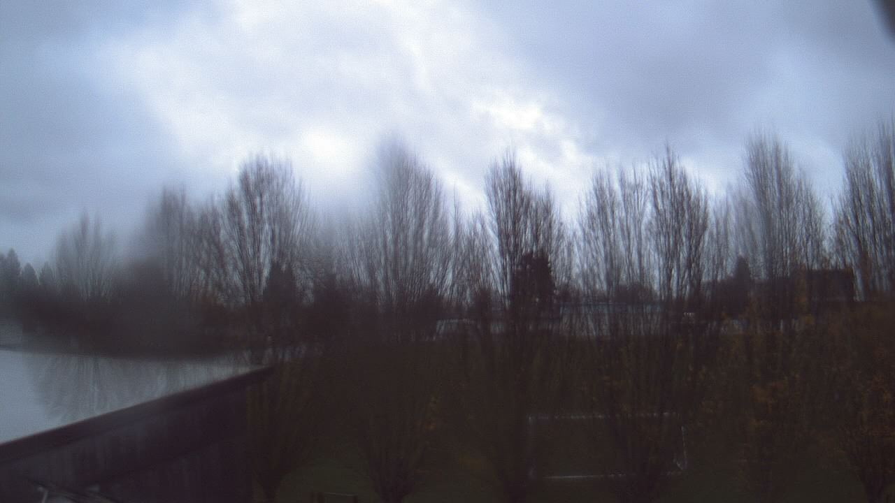 Thumbnail for current weather camera view from Hayes Freedom HS in Camas, Washington