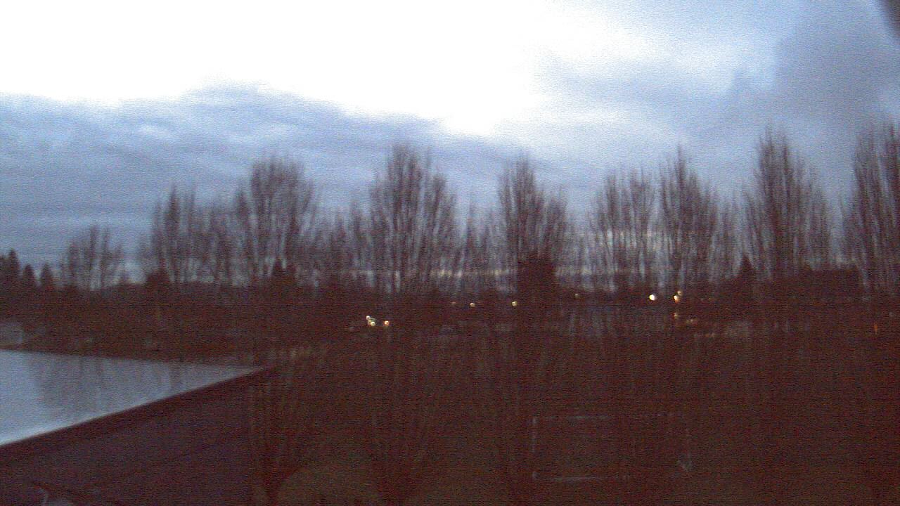 Thumbnail for current weather camera view from Hayes Freedom HS in Camas, Washington