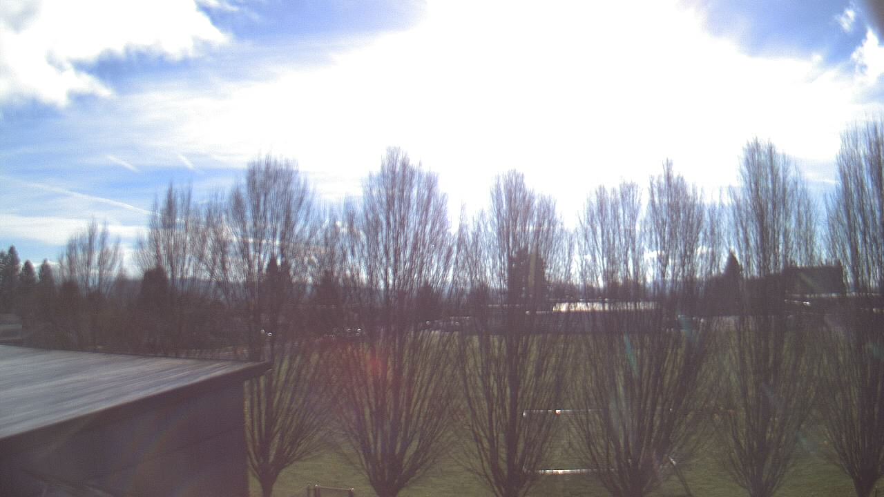 Thumbnail for current weather camera view from Hayes Freedom HS in Camas, Washington