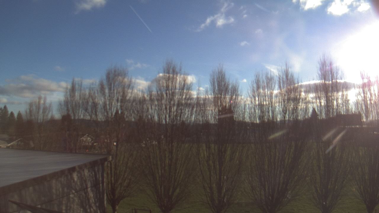 Thumbnail for current weather camera view from Hayes Freedom HS in Camas, Washington