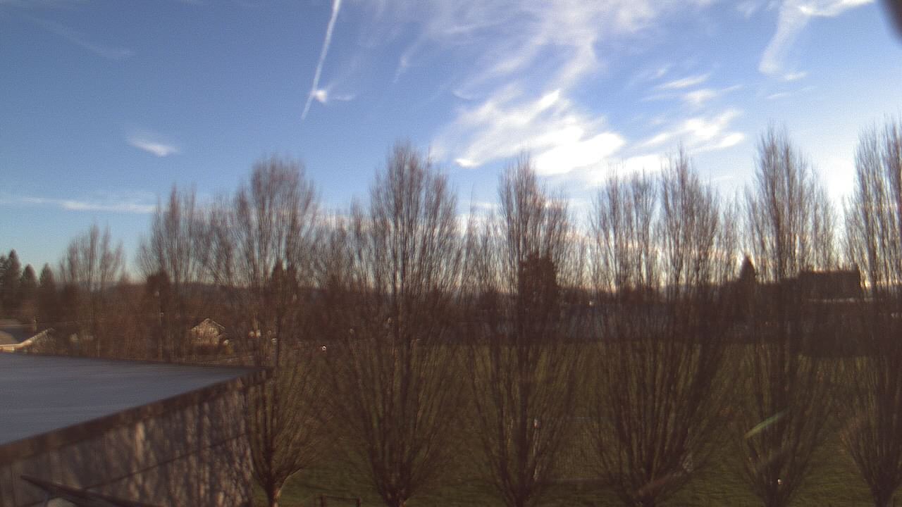 Thumbnail for current weather camera view from Hayes Freedom HS in Camas, Washington