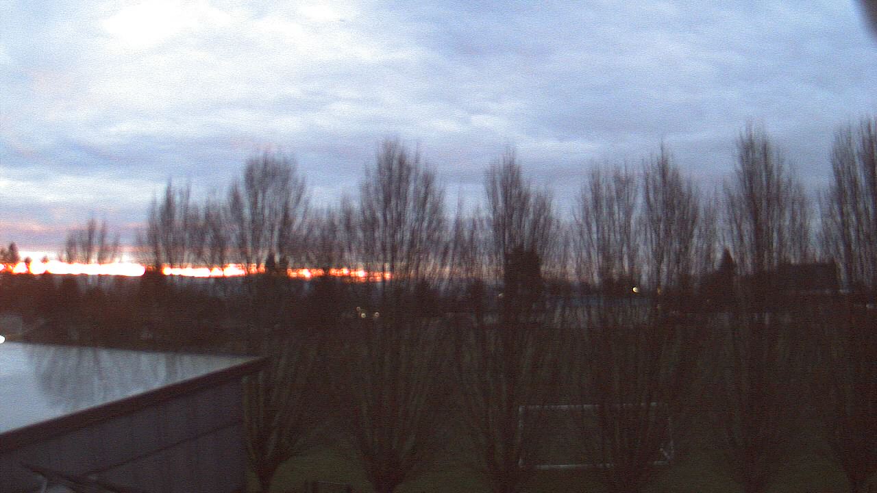 Thumbnail for current weather camera view from Hayes Freedom HS in Camas, Washington