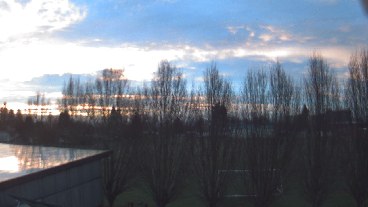 Thumbnail for current weather camera view from Hayes Freedom HS in Camas, Washington