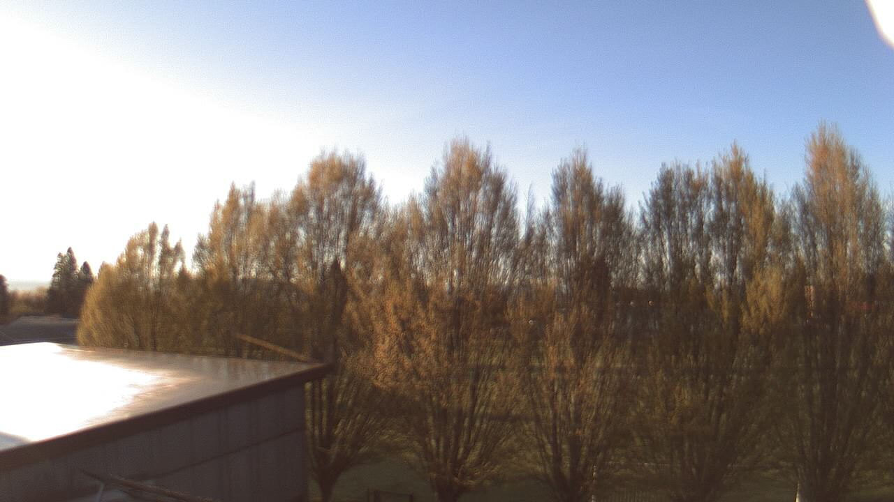 Thumbnail for current weather camera view from Hayes Freedom HS in Camas, Washington