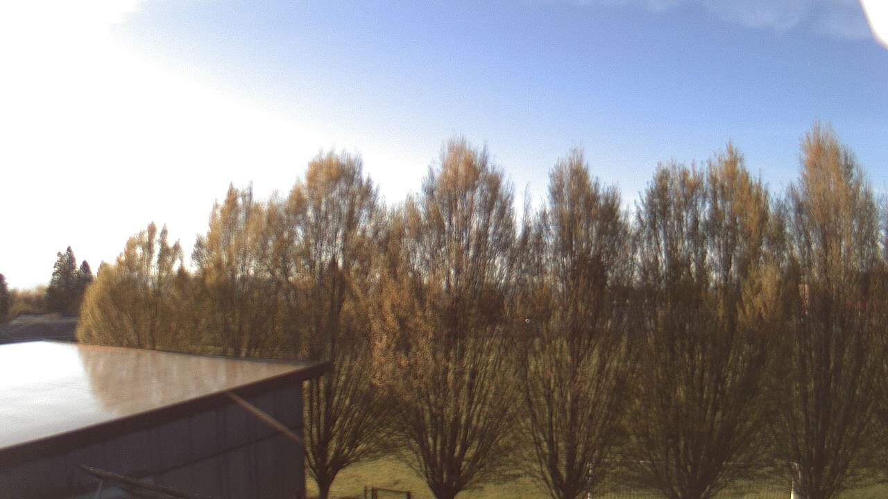 Thumbnail for current weather camera view from Hayes Freedom HS in Camas, Washington