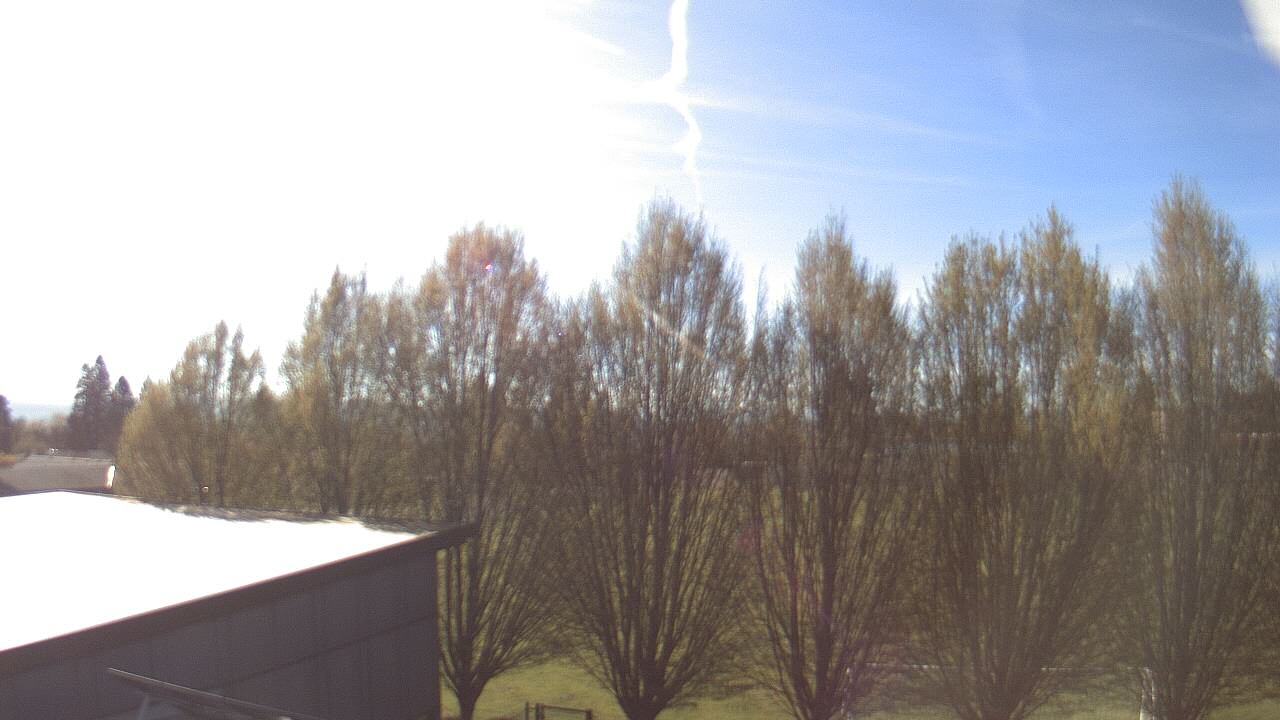 Thumbnail for current weather camera view from Hayes Freedom HS in Camas, Washington