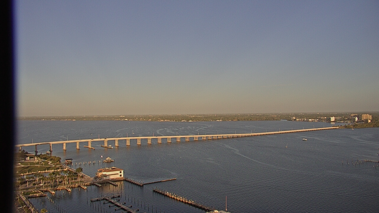 Thumbnail for current weather camera view from Edison Grand tower 350 ft elev. in Fort Myers, Florida